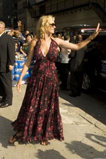 Uma Thurman feet photo thumbnail