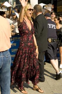 Uma Thurman feet photo thumbnail