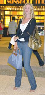 Uma Thurman feet photo thumbnail