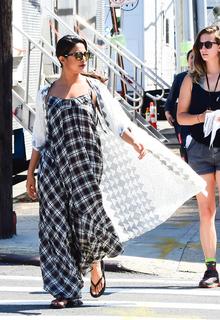 Priyanka Chopra Jonas feet photo thumbnail
