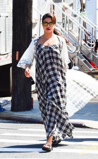 Priyanka Chopra Jonas feet photo thumbnail