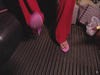 Paris Hilton feet photo thumbnail