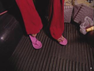 Paris Hilton feet photo thumbnail