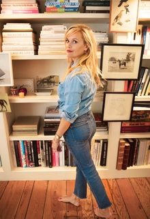 Reese Witherspoon feet photo thumbnail
