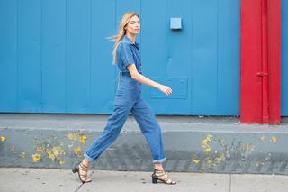 Martha Hunt feet photo thumbnail