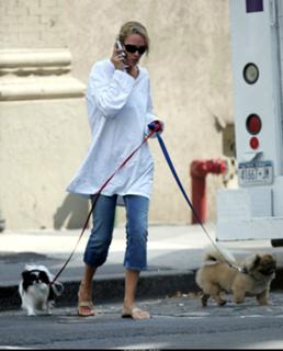 Uma Thurman feet photo thumbnail