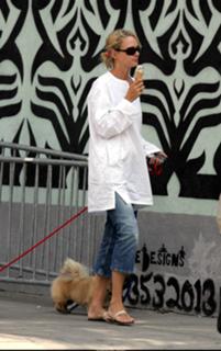 Uma Thurman feet photo thumbnail