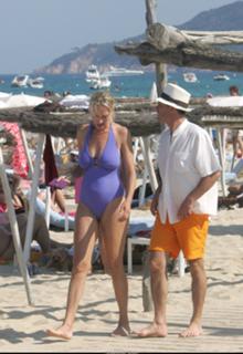 Uma Thurman feet photo thumbnail