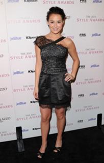 Alexa PenaVega feet photo thumbnail