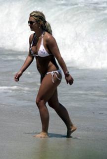 Britney Spears feet photo thumbnail