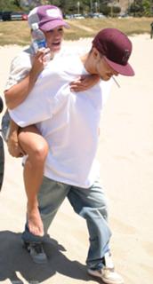 Britney Spears feet photo thumbnail