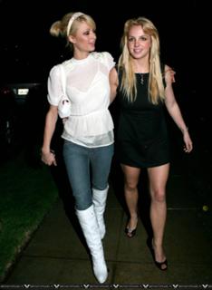 Britney Spears feet photo thumbnail