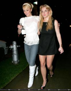 Britney Spears feet photo thumbnail