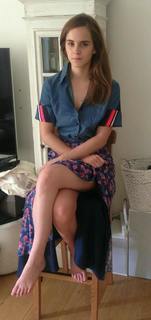 Emma Watson feet photo thumbnail