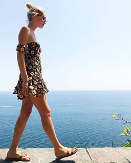 Chiara Ferragni feet photo thumbnail