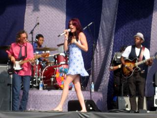 Joss Stone feet photo thumbnail