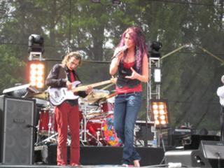 Joss Stone feet photo thumbnail