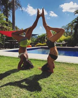 Isis Valverde feet photo thumbnail