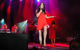 Joss Stone feet photo thumbnail