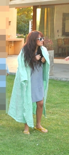 Dulce María feet photo thumbnail