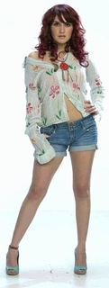 Dulce María feet photo thumbnail