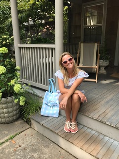Reese Witherspoon feet photo thumbnail