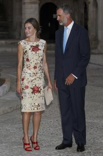 Queen Letizia of Spain feet photo thumbnail