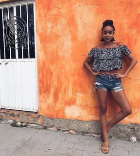 Ashley Madekwe feet photo thumbnail