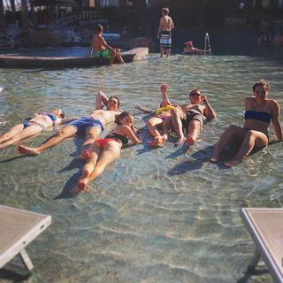 Joey King feet photo 3