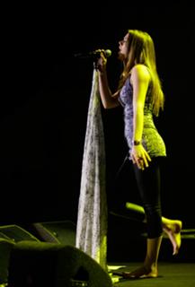 Joss Stone feet photo thumbnail