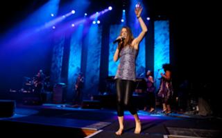 Joss Stone feet photo thumbnail