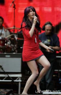 Joss Stone feet photo thumbnail
