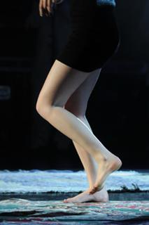 Joss Stone feet photo thumbnail