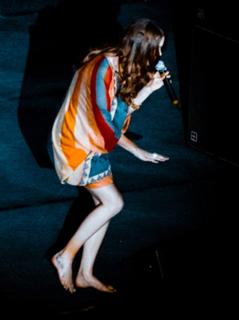 Joss Stone feet photo thumbnail
