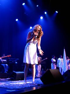 Joss Stone feet photo thumbnail