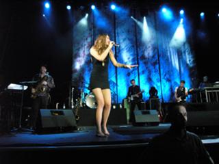 Joss Stone feet photo thumbnail