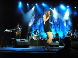 Joss Stone feet photo thumbnail