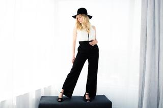 Katheryn Winnick feet photo thumbnail