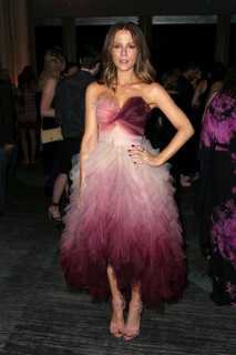 Kate Beckinsale feet photo thumbnail