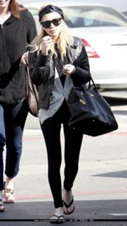 Ashley Olsen feet photo thumbnail