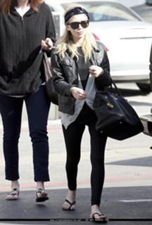 Ashley Olsen feet photo thumbnail