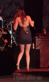 Joss Stone feet photo thumbnail