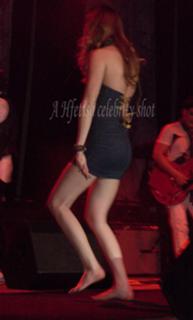 Joss Stone feet photo thumbnail