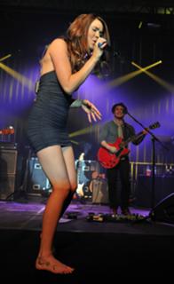 Joss Stone feet photo thumbnail