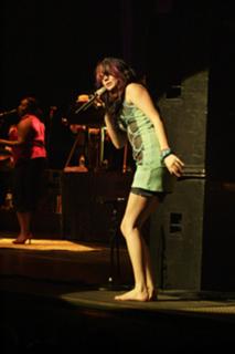 Joss Stone feet photo thumbnail