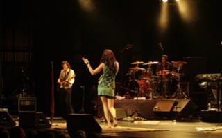 Joss Stone feet photo thumbnail
