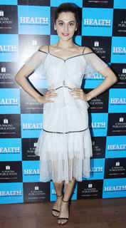 Taapsee Pannu feet photo thumbnail