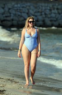 Chloe Ferry feet photo thumbnail