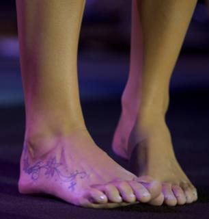 Joss Stone feet photo thumbnail