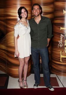 Mandy Moore feet photo thumbnail